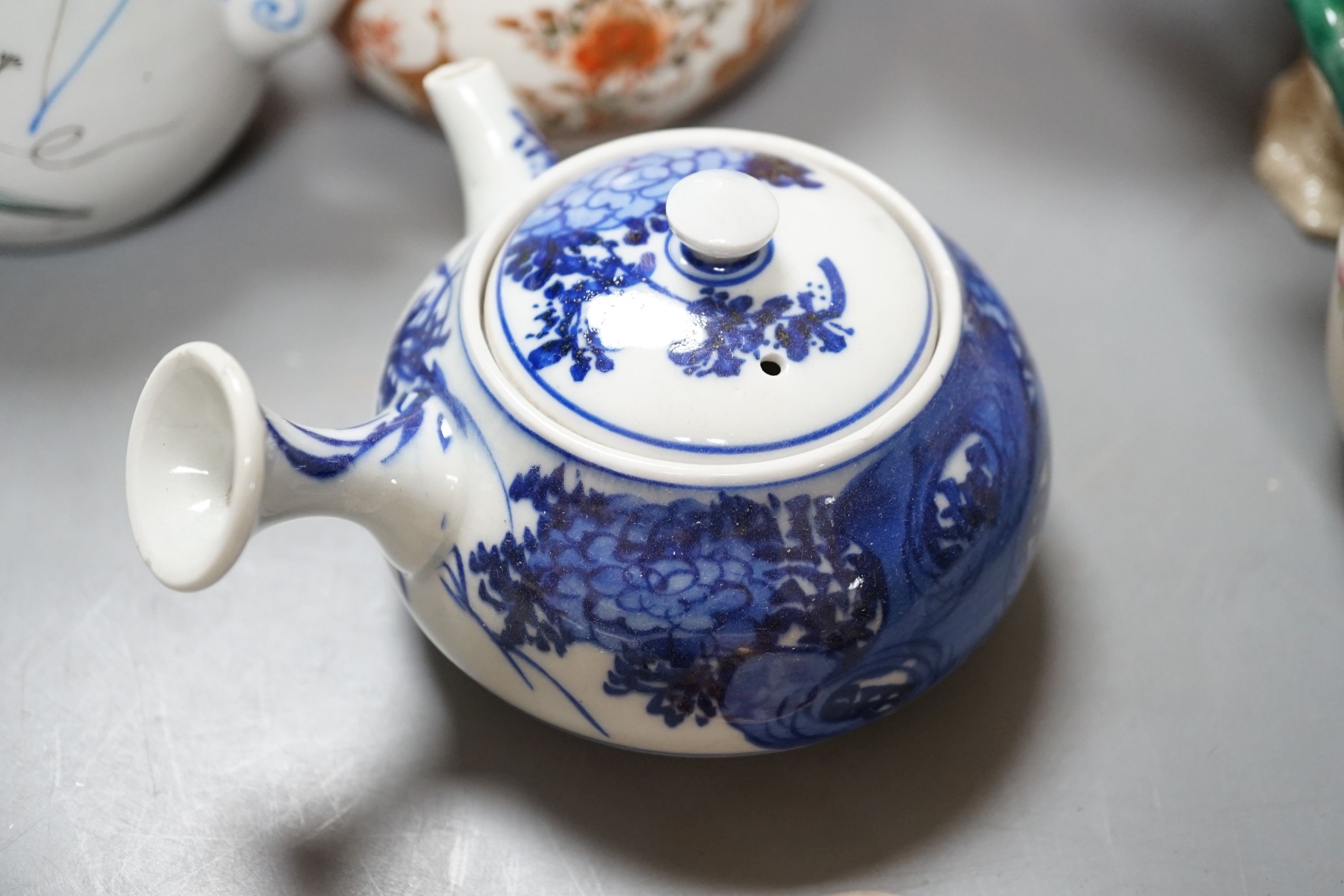 A group of Japanese ceramics 21cm